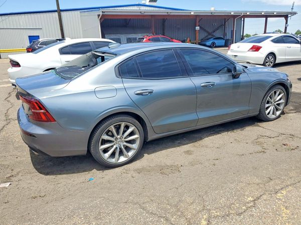 2020 VOLVO S60