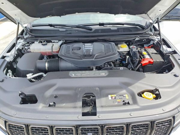 2025 JEEP WAGONEER Series II — Engine bay