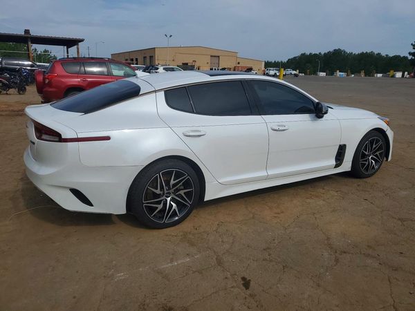 2022 KIA STINGER GT-Line