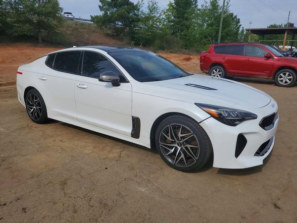 2022 KIA STINGER GT-Line