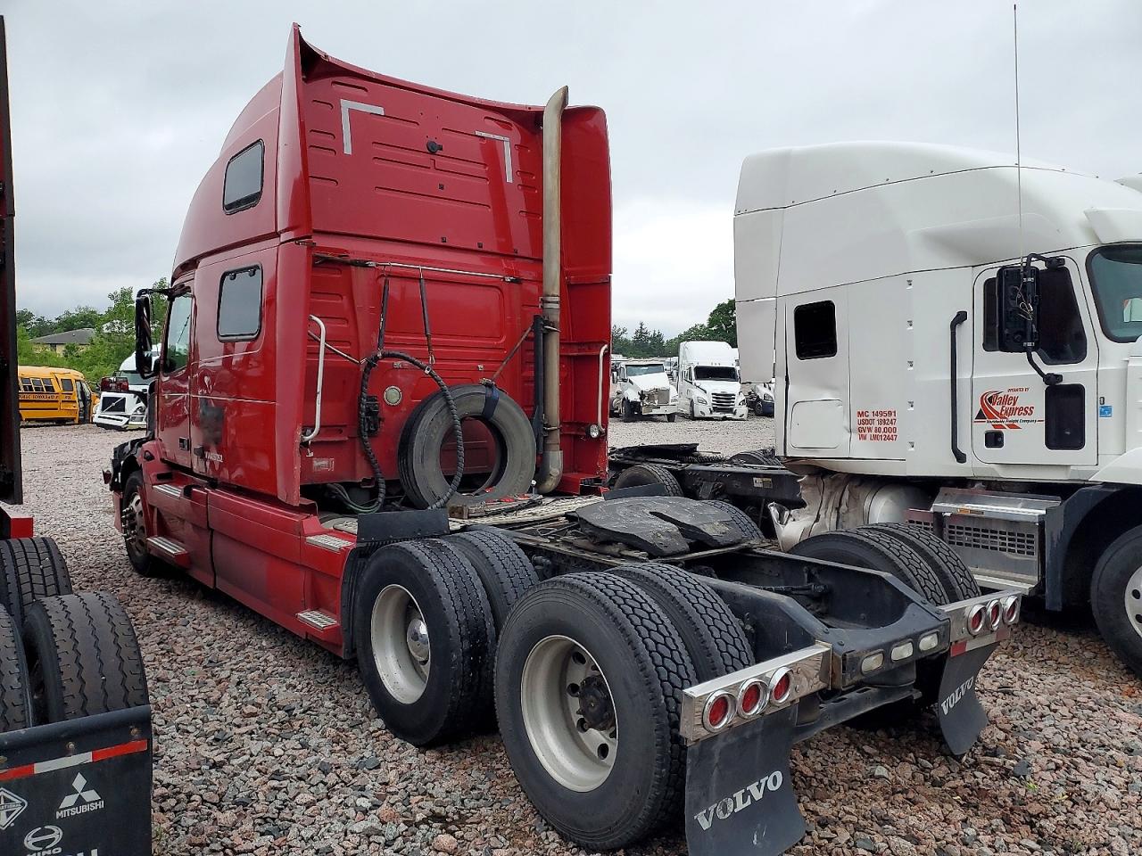 2011 VOLVO VN