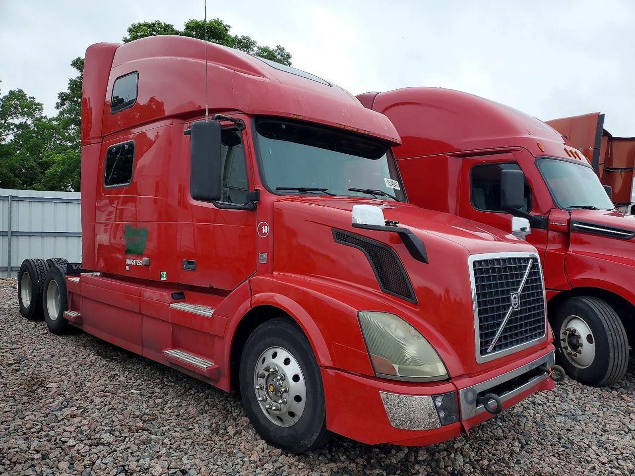 2011 VOLVO VN