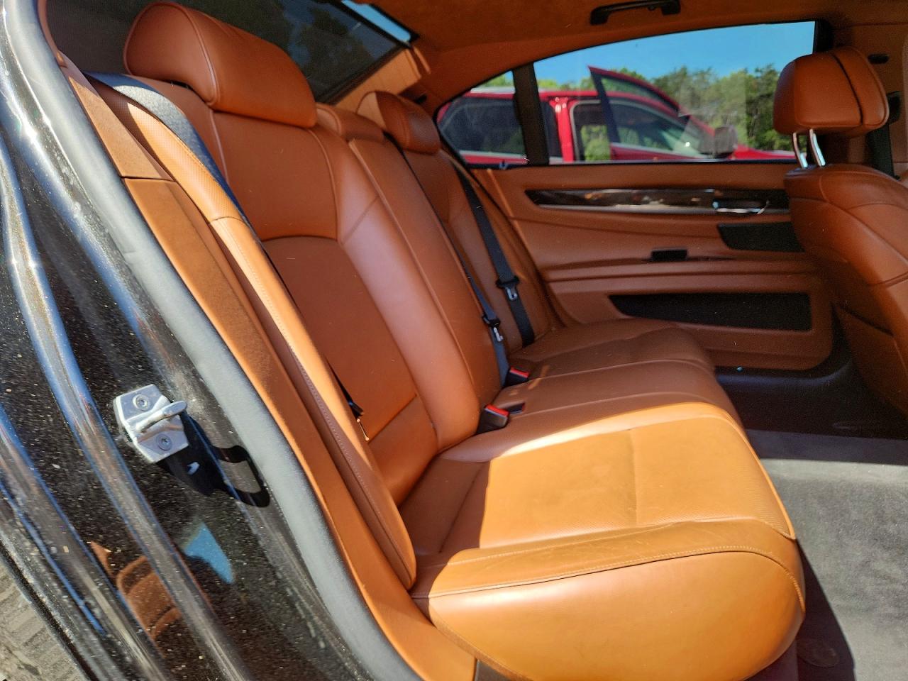 2015 BMW 750