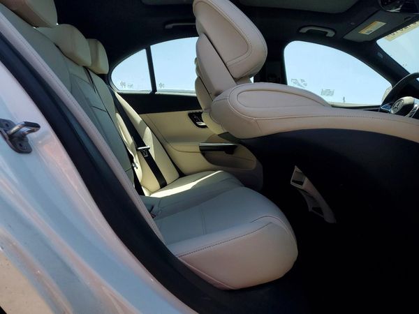 2026 MERCEDES-BENZ C C300