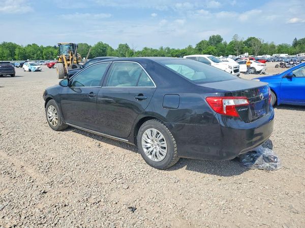 2014 TOYOTA CAMRY
