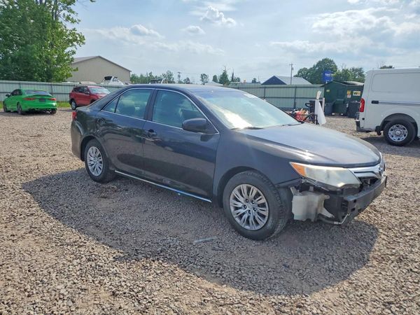 2014 TOYOTA CAMRY