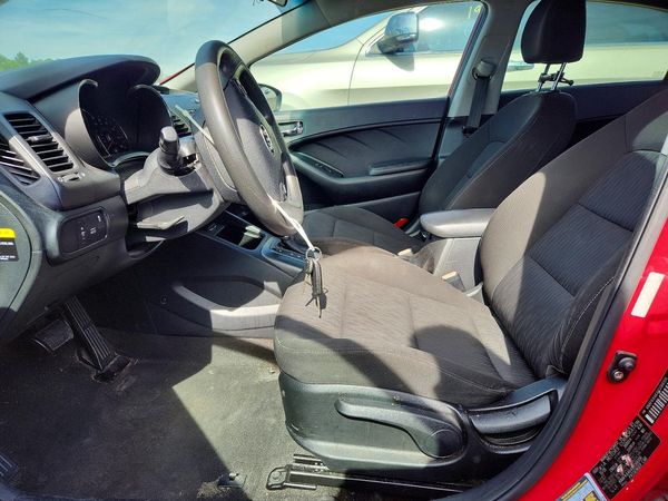 2016 KIA FORTE GL (Middle-Low Grade)