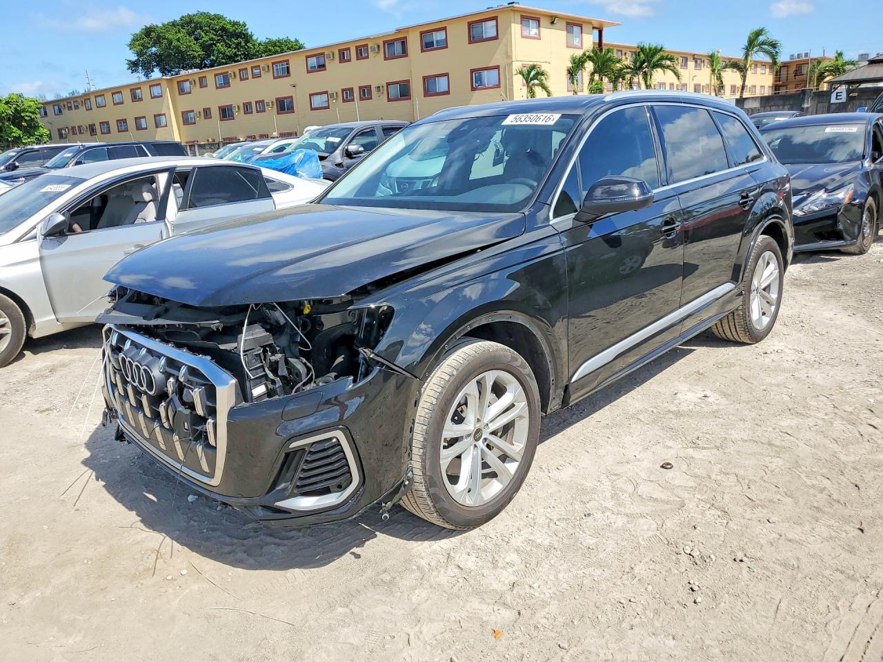 2025 AUDI Q7 quattro Premium
