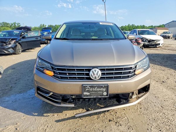 2017 VOLKSWAGEN PASSAT