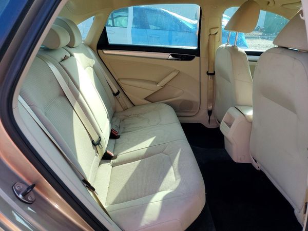 2017 VOLKSWAGEN PASSAT