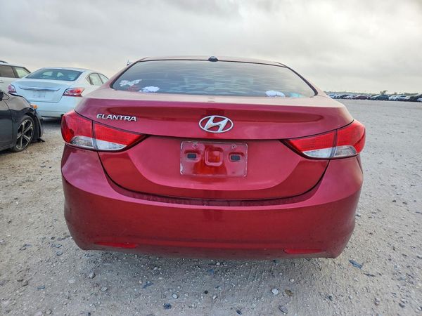 2013 HYUNDAI ELANTRA