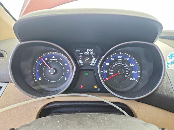 2013 HYUNDAI ELANTRA