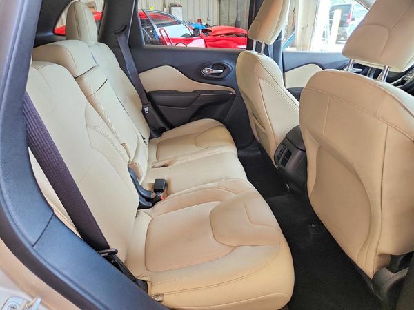 2015 JEEP CHEROKEE LATITUDE 4X4