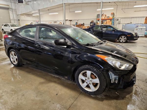 2012 HYUNDAI ELANTRA