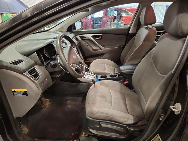 2012 HYUNDAI ELANTRA