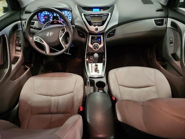 2012 HYUNDAI ELANTRA