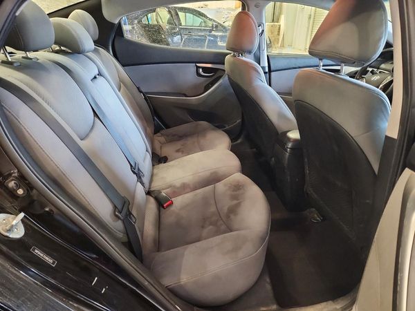 2012 HYUNDAI ELANTRA