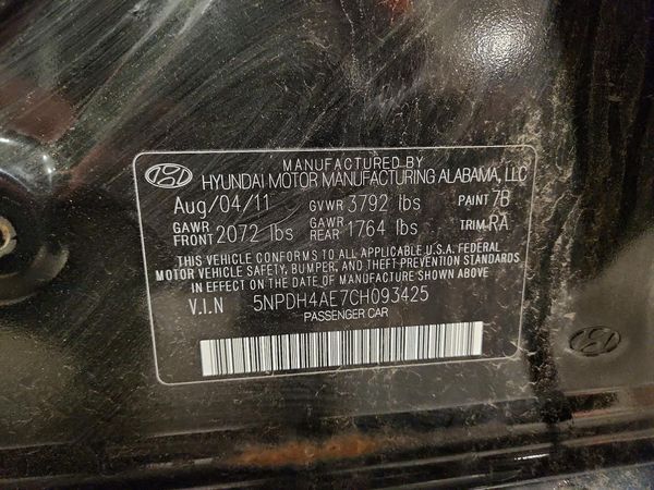 2012 HYUNDAI ELANTRA
