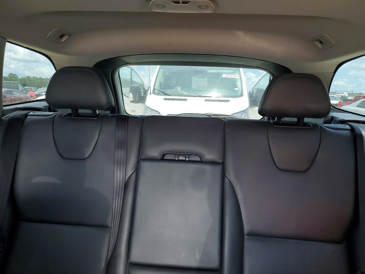 2015 VOLVO XC60 Platinum (non R design)