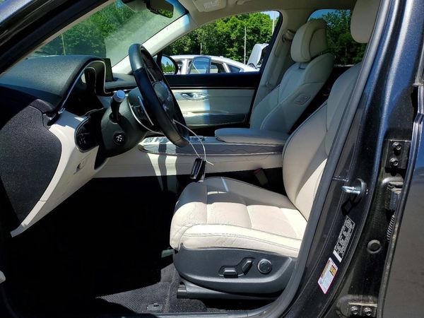 2024 GENESIS GV70