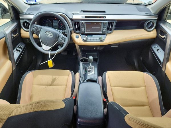 2017 TOYOTA RAV4 XLE