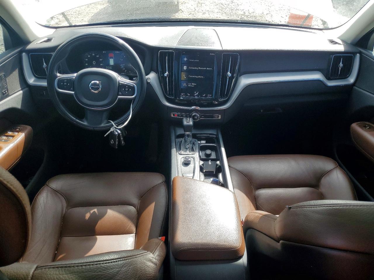 2018 VOLVO XC60 Momentum