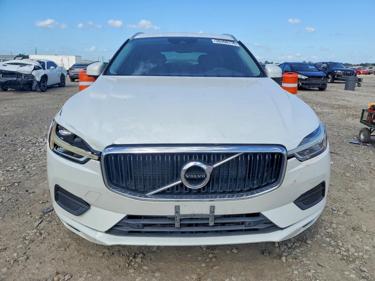 2018 VOLVO XC60 Momentum