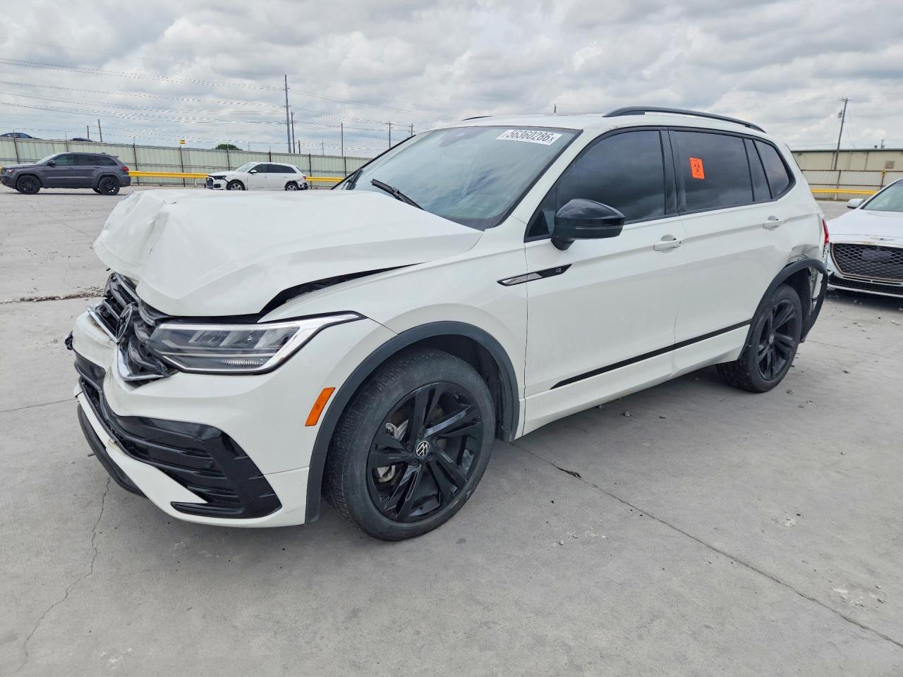 2023 VOLKSWAGEN TIGUAN SE R-Line Black