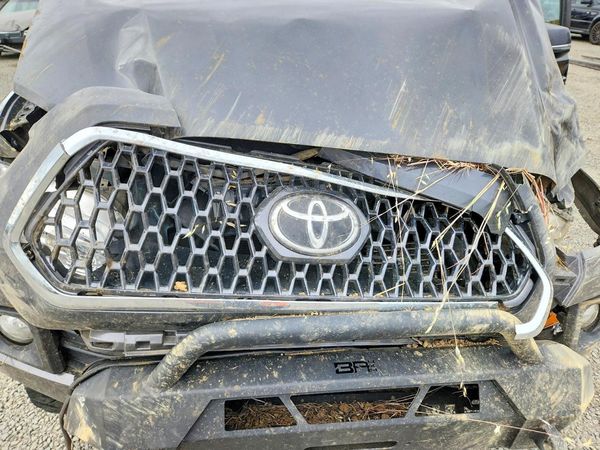 2019 TOYOTA TACOMA SR5