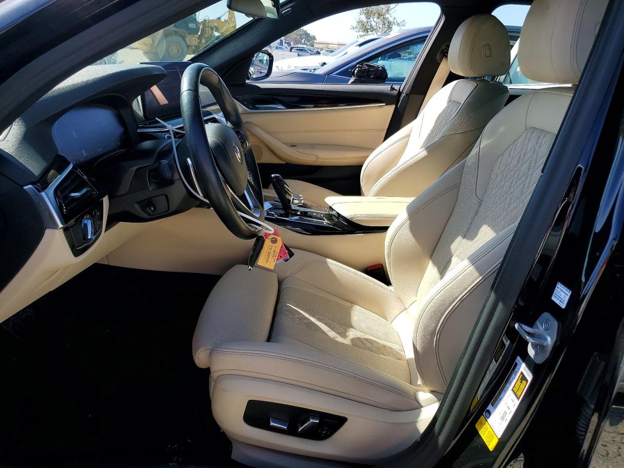 2023 BMW 530