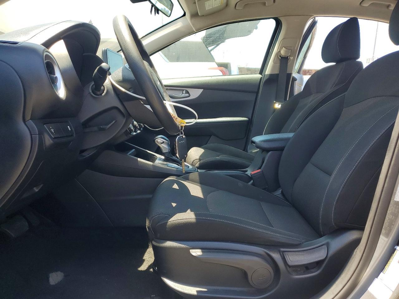 2022 KIA FORTE FE, LXS