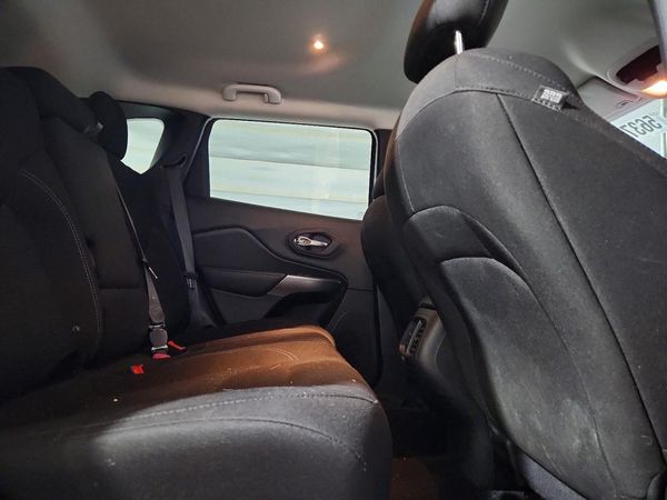 2019 JEEP CHEROKEE LATITUDE 4X4