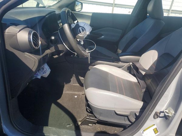2023 NISSAN KICKS