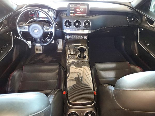 2018 KIA STINGER GT2