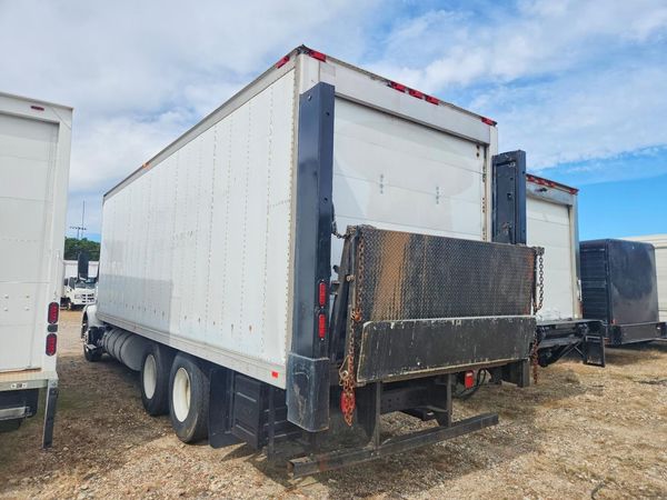 2014 VOLVO VNM