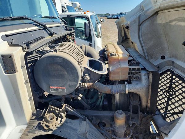2014 VOLVO VNM