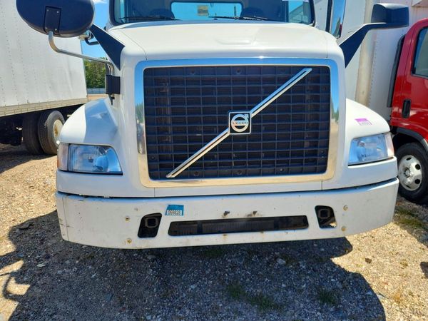 2016 VOLVO VNM