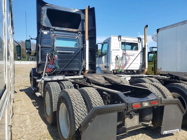 2016 VOLVO VNL