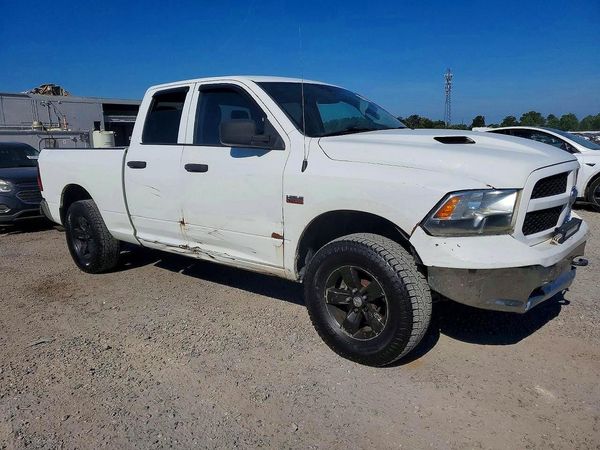2014 RAM 1500 ST QUAD CAB 4X4