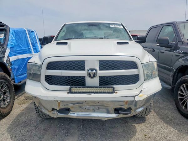 2014 RAM 1500 ST QUAD CAB 4X4