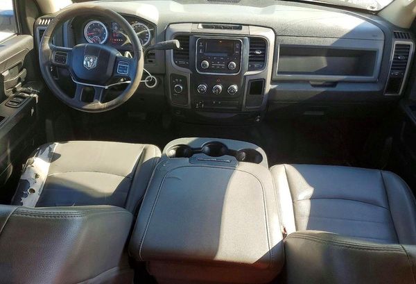 2014 RAM 1500 ST QUAD CAB 4X4