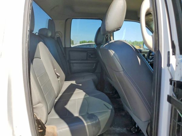 2014 RAM 1500 ST QUAD CAB 4X4