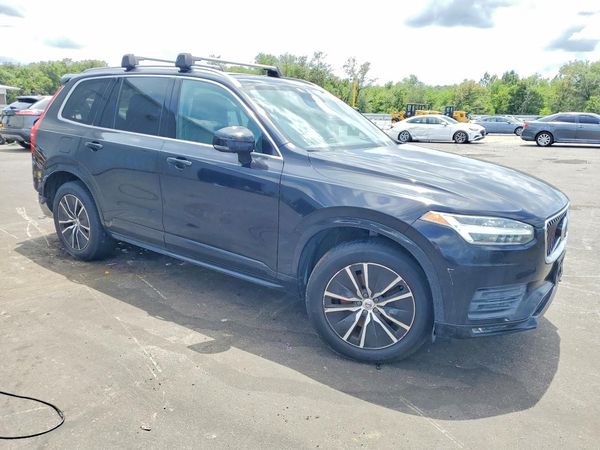 2020 VOLVO XC90 Momentum
