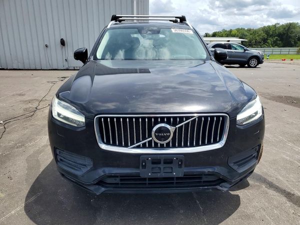 2020 VOLVO XC90 Momentum