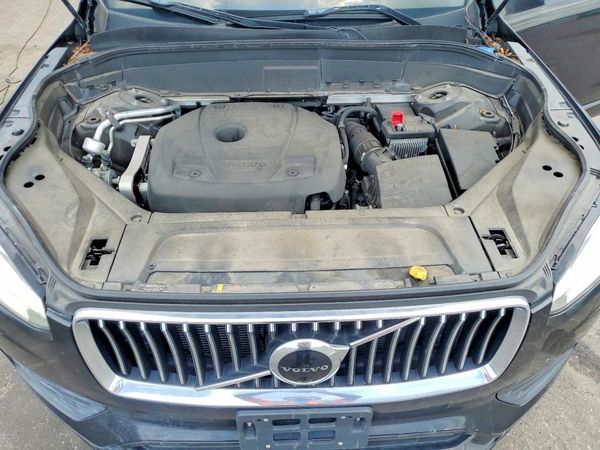2020 VOLVO XC90 Momentum