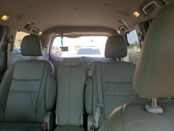 2017 TOYOTA SIENNA