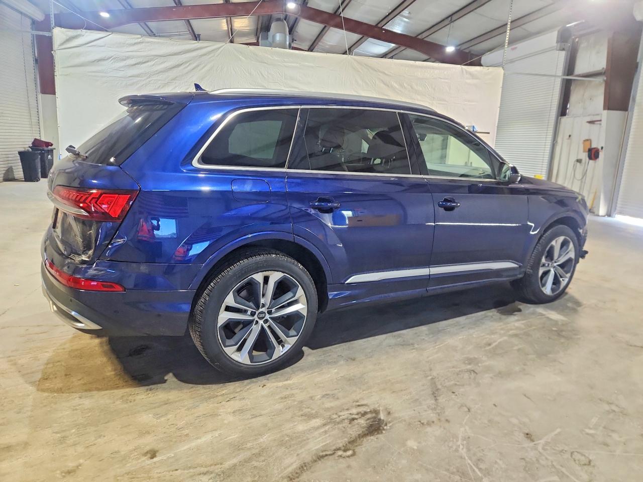 2021 AUDI Q7 quattro Premium Plus