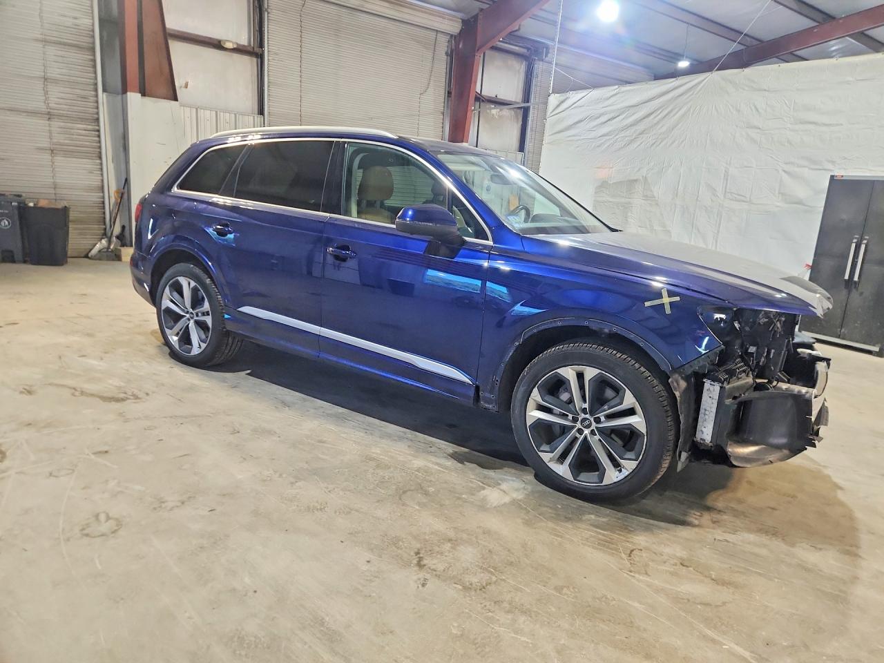 2021 AUDI Q7 quattro Premium Plus