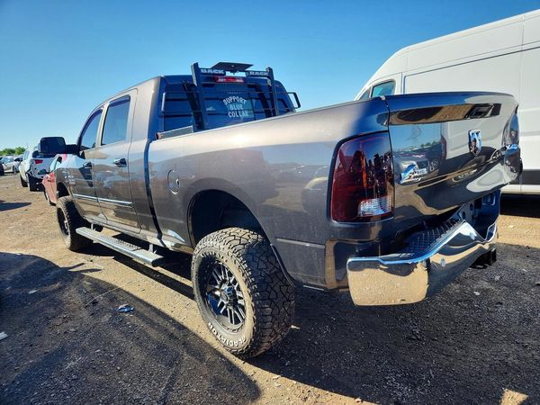 2017 RAM 2500 SLT MEGA CAB 4X4