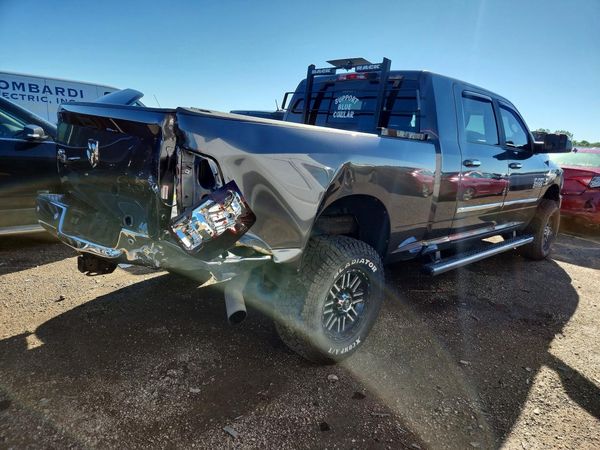 2017 RAM 2500 SLT MEGA CAB 4X4